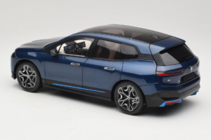BMW iX Blue Metallic Minichamps 1:18 110023100 Metalli — kuva 7 / 8
