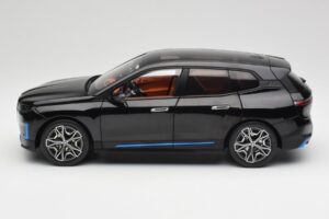 BMW iX Sapphire Black Minichamps 1:18 110023101 Metalli — kuva 4 / 8