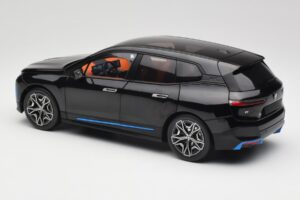 BMW iX Sapphire Black Minichamps 1:18 110023101 Metalli — kuva 7 / 8