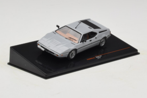 BMW M1 Harmaa IXO 1:43 CLC602N Metalli — kuva 2 / 4