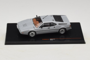 BMW M1 Harmaa IXO 1:43 CLC602N Metalli