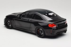 BMW M2 CS F87 Musta Metallic mustilla vanteilla Minichamps 1:18 155021026 Metalli — kuva 5 / 6