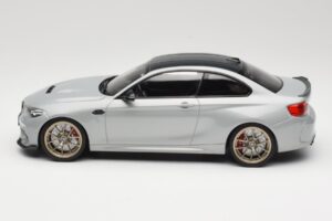 BMW M2 CS F87 Hopea kultaisilla vanteilla Minichamps 1:18 155021028 Metalli — kuva 3 / 6