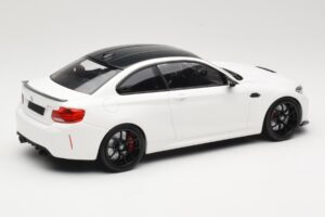 BMW M2 CS F87 Valkoinen mustilla vanteilla Minichamps 1:18 155021025 Metalli — kuva 2 / 6