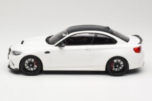 BMW M2 CS F87 Valkoinen mustilla vanteilla Minichamps 1:18 155021025 Metalli — kuva 3 / 6