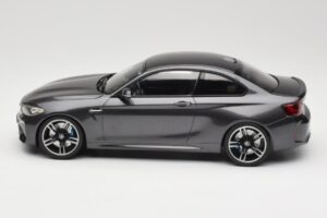 BMW M2 F87 Grey Metallic Minichamps 1:18 155026102 Metalli — kuva 3 / 6