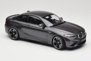 BMW M2 F87 Grey Metallic Minichamps 1:18 155026102 Metalli — kuva 4 / 6