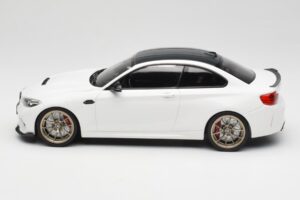 BMW M2 F87 CS Alpine White Kultaiset Vanteet Minichamps 1:18 155021020 Metalli — kuva 3 / 6