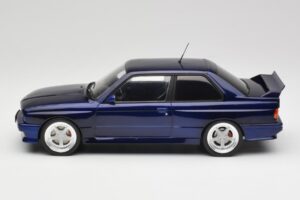 BMW M3 E30 Macau Blue IXO 1:18 18CMC122 Metalli — kuva 3 / 6