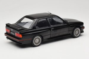 BMW M3 E30 Sport Evo Musta Solido 1:18 S1801501 Metalli — kuva 3 / 8