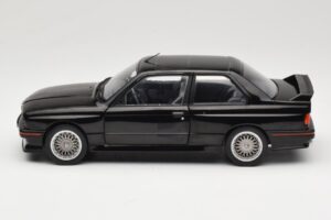 BMW M3 E30 Sport Evo Musta Solido 1:18 S1801501 Metalli — kuva 4 / 8