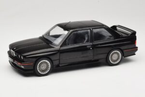 BMW M3 E30 Sport Evo Musta Solido 1:18 S1801501 Metalli