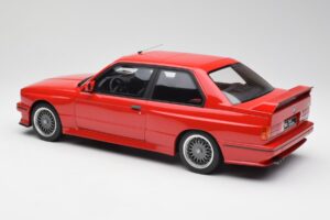 BMW M3 E30 Sport Evolution Punainen Otto 1:12 G033 Hartsi — kuva 5 / 6