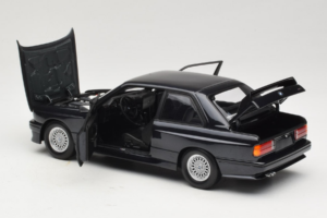 BMW M3 E30 Sport Evolution Blue Metallic Minichamps 1:18 180020308 Metalli — kuva 5 / 8