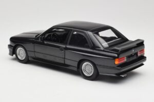 BMW M3 E30 Black Metallic Minichamps 1:18 180020306 Metalli — kuva 7 / 8