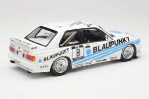 BMW M3 E30 Team Schnitzer #8 O. Manthey DTM 1988 Minichamps 1:18 155882008 Metalli — kuva 2 / 6