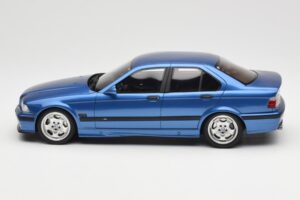 BMW M3 E36 Sedan Sininen Otto 1:18 OT1082 Hartsi — kuva 3 / 6