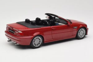 BMW M3 E46 Avoauto Punainen Kyosho 1:18 08505R Metalli — kuva 3 / 8