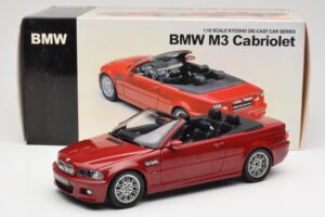 BMW M3 E46 Avoauto Punainen Kyosho 1:18 08505R Metalli — kuva 8 / 8