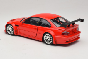 BMW M3 E46 GTR Street Punainen Minichamps 1:18 100012101 Metalli — kuva 7 / 8