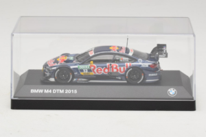 BMW M4 #13 Red Bull A. da Costa BMW Team RBM DTM 2015 Minichamps 1:43 80422405596 Metalli — kuva 4 / 5