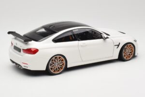BMW M4 F82 GTS Alpine White Minichamps 1:18 110025221 Metalli — kuva 3 / 8