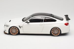 BMW M4 F82 GTS Alpine White Minichamps 1:18 110025221 Metalli — kuva 4 / 8