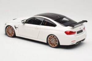 BMW M4 F82 GTS Alpine White Minichamps 1:18 110025221 Metalli — kuva 7 / 8
