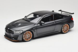 BMW M4 F82 GTS Mineral Grey Metallic Minichamps 1:18 110025222 Metalli