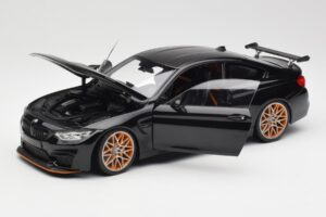 BMW M4 F82 GTS Sapphire Black Metallic Minichamps 1:18 110025220 Metalli — kuva 2 / 8