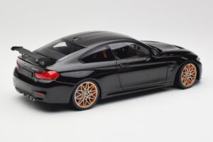 BMW M4 F82 GTS Sapphire Black Metallic Minichamps 1:18 110025220 Metalli — kuva 3 / 8