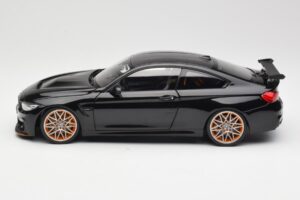 BMW M4 F82 GTS Sapphire Black Metallic Minichamps 1:18 110025220 Metalli — kuva 4 / 8
