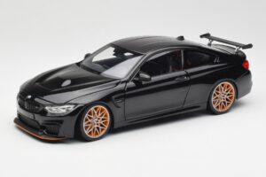 BMW M4 F82 GTS Sapphire Black Metallic Minichamps 1:18 110025220 Metalli