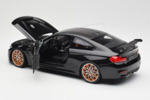 BMW M4 F82 GTS Sapphire Black Metallic Minichamps 1:18 110025220 Metalli — kuva 5 / 8