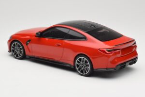 BMW M4 F82 Imola Red Metallic Minichamps 1:18 155020121 Metalli — kuva 5 / 6