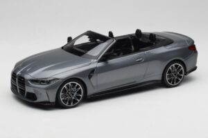 BMW M4 G82 Avoauto Grey Metallic Minichamps 1:18 155021034 Metalli