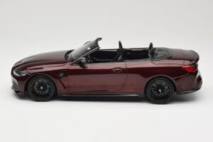 BMW M4 G83 Avoauto Punainen Metallic Minichamps 1:18 155021032 Metalli — kuva 3 / 6