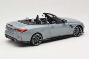 BMW M4 G83 Avoauto Grey Metallic Minichamps 1:18 110021032 Metalli — kuva 3 / 8