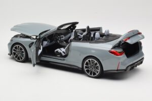 BMW M4 G83 Avoauto Grey Metallic Minichamps 1:18 110021032 Metalli — kuva 5 / 8