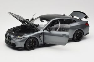 BMW M4 G82 Harmaa Metallic Minichamps 1:18 113020124 Metalli — kuva 2 / 8