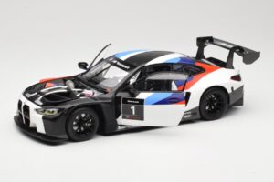 BMW M4 G82 GT3 Presentation 2021 Minichamps 1:18 80435A5D002 Metalli — kuva 2 / 8