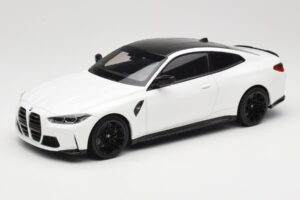 BMW M4 G82 Valkoinen Minichamps 1:18 155020122 Metalli