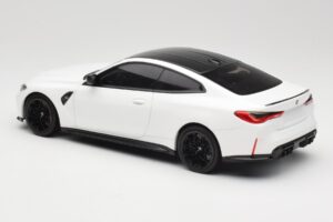 BMW M4 G82 Valkoinen Minichamps 1:18 155020122 Metalli — kuva 5 / 6