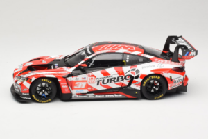 BMW M4 GT3 LMGT3 #31 D. Leung / S. Gelael / A. Farfus Team WRT 2nd Place 24 Hours of Le Mans 2024 Minichamps 1:18 113242431 M — kuva 4 / 8