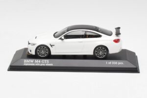 BMW M4 GTS F82 Valkoinen Harmailla Vanteilla Minichamps 1:43 410025221 Metalli