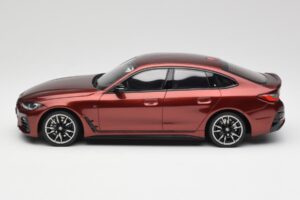 BMW M440i G26 Gran Coupe Aventurine Punainen Otto 1:18 OT1075 Hartsi — kuva 3 / 6