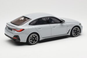 BMW M440i G26 Gran Coupe Brooklyn Harmaa Metallic Otto 1:18 OT454 Hartsi — kuva 2 / 6
