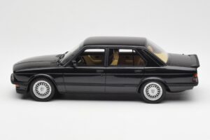 BMW M5 E28 Diamond Musta Otto 1:18 OT184 Hartsi — kuva 3 / 6