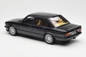 BMW M5 E28 Diamond Musta Otto 1:18 OT184 Hartsi — kuva 5 / 6