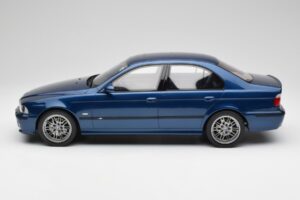 BMW M5 E39 Avus Sininen Otto 1:12 G073 Hartsi — kuva 3 / 6